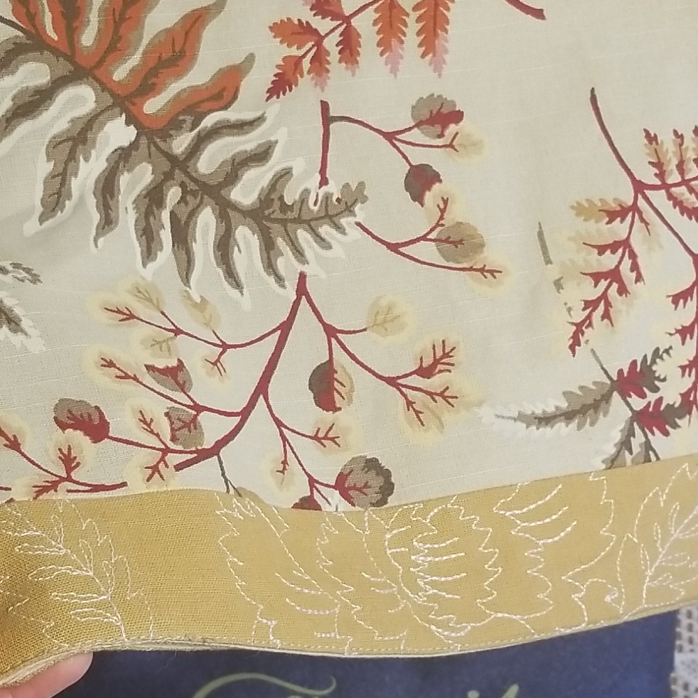 Pier 1 Fall Cloth Table Runner size Large - Picture 2 of 5